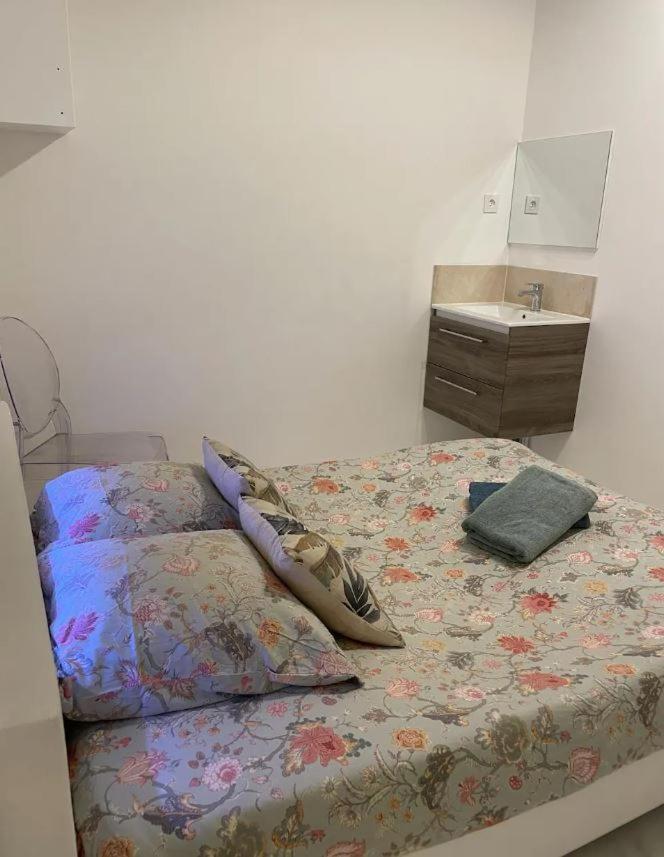 Guest Room Nearby Champs Elysees Paris Exterior foto